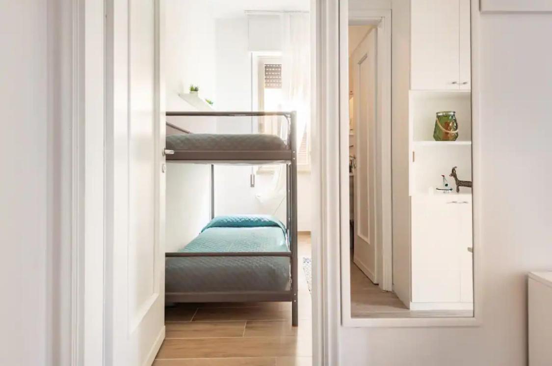 Seaside Apt Private Parking And Near The Beach Виареджо Экстерьер фото