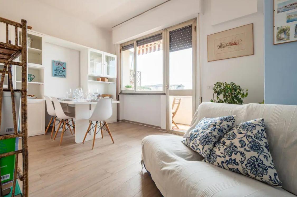 Seaside Apt Private Parking And Near The Beach Виареджо Экстерьер фото